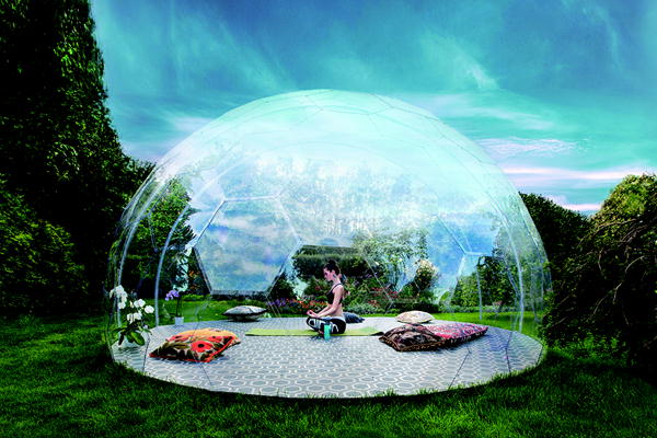 AURA DOME - 世界初のフレームのない透明のドーム。【資料請求商品】